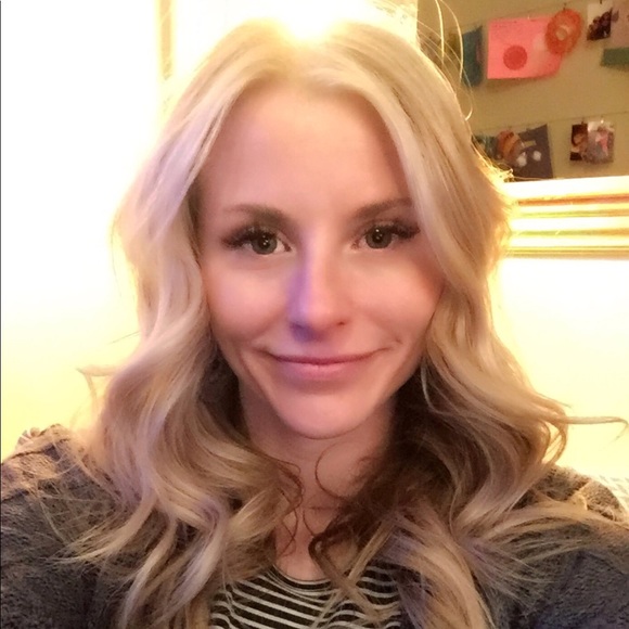 Meet your Posher, Kristin - Picture 2 of 8